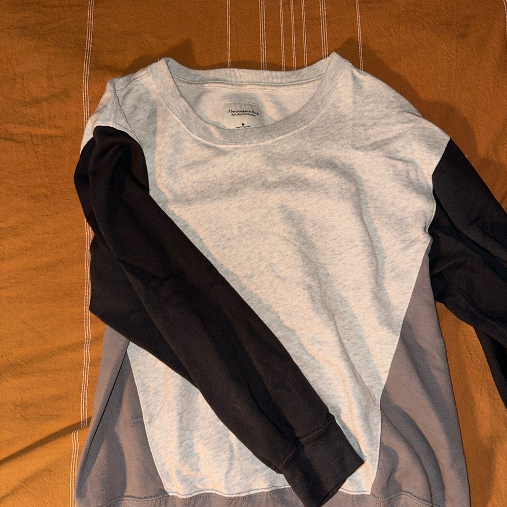 Abercrombie crew neck. Good used condition